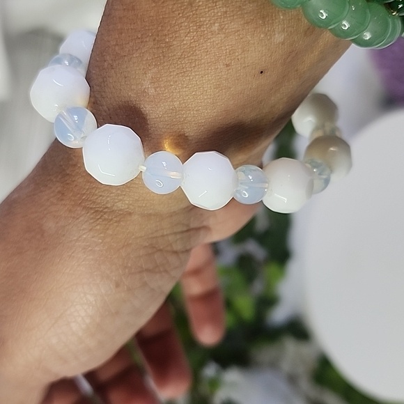 Handcrafted Opalite and Faceted White Crystal Beads Bracelet - Picture 8 of 8
